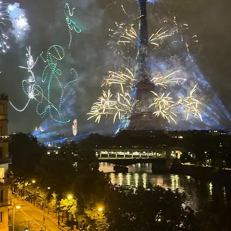 Les Amoureux De La Tour Eiffel بيت ضيافة