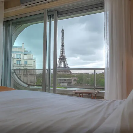 Les Amoureux De La Tour Eiffel Guest house