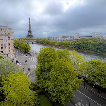 Les Amoureux De La Tour Eiffel Guest house *